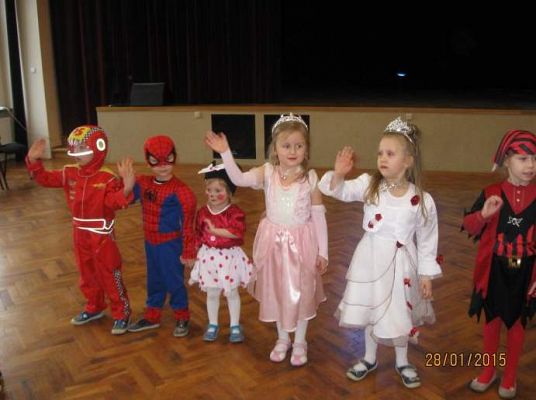 Grafika #8: Wesoły bal karnawałowy 