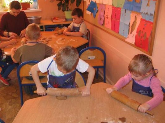 Grafika #16: Pieczenie i dekorowanie pierniczków - grudzień 2014
