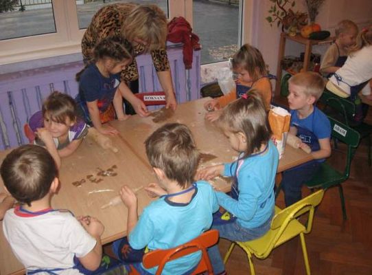 Grafika #3: Pieczenie i dekorowanie pierniczków - grudzień 2014