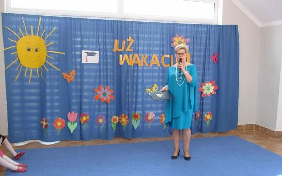 Grafika #0: Uroczystość Zakończenia Przedszkola przez dzieci 6 letnie