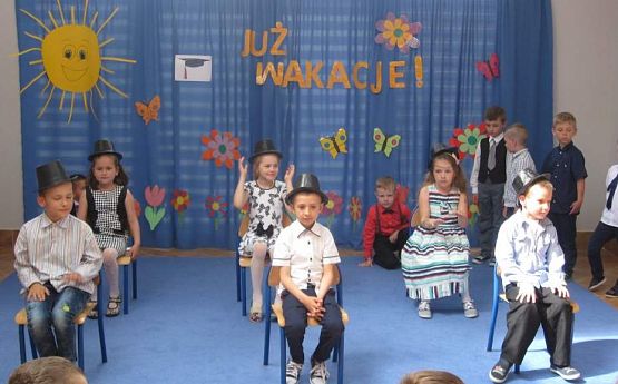 Grafika #15: Uroczystość Zakończenia Przedszkola przez dzieci 6 letnie