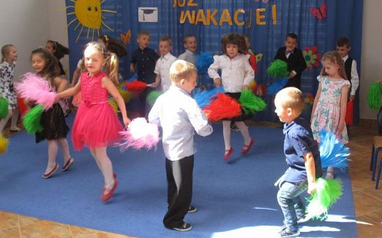 Grafika #20: Uroczystość Zakończenia Przedszkola przez dzieci 6 letnie