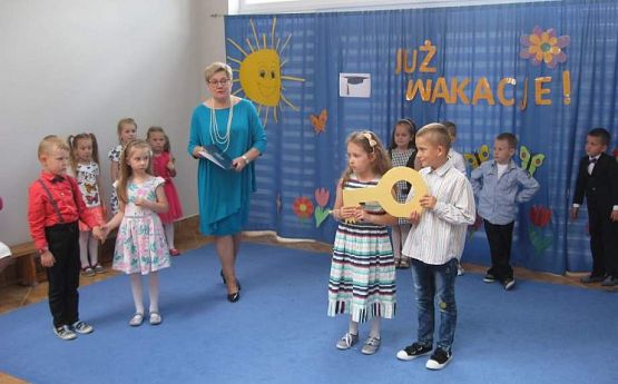 Grafika #24: Uroczystość Zakończenia Przedszkola przez dzieci 6 letnie