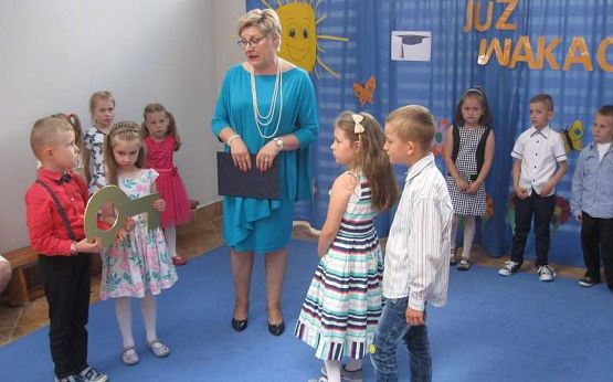 Grafika #28: Uroczystość Zakończenia Przedszkola przez dzieci 6 letnie