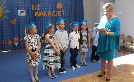 Grafika #32: Uroczystość Zakończenia Przedszkola przez dzieci 6 letnie