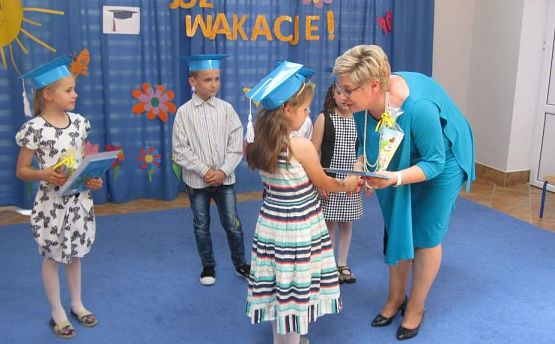 Grafika #34: Uroczystość Zakończenia Przedszkola przez dzieci 6 letnie