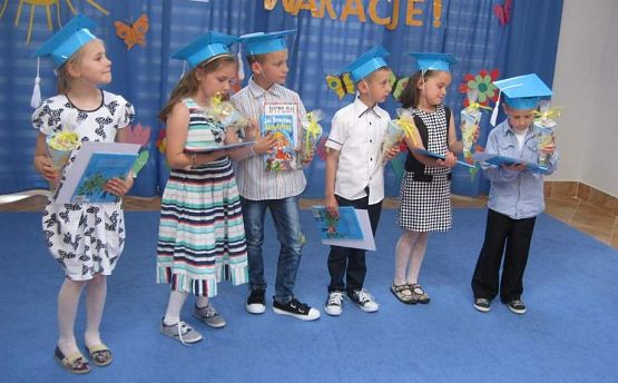 Grafika #36: Uroczystość Zakończenia Przedszkola przez dzieci 6 letnie