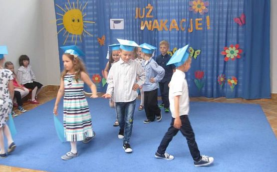 Grafika #5: Uroczystość Zakończenia Przedszkola przez dzieci 6 letnie