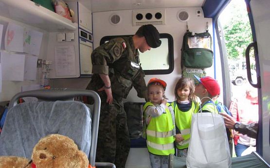 Grafika #27: Wyjazd do Jednostki Wojskowej-9.06.2017