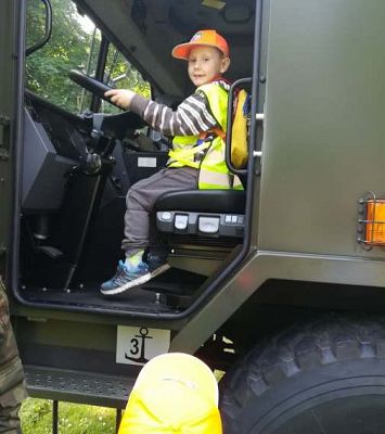 Grafika #7: Wyjazd do Jednostki Wojskowej-9.06.2017