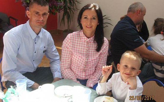 Grafika #34: Uroczystość Dnia Mamy i Taty w przedszkolu