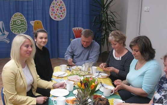 Grafika #22: Wielkanocne śniadanie 12.04.2017