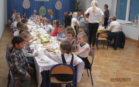 Grafika #36: Wielkanocne śniadanie 12.04.2017