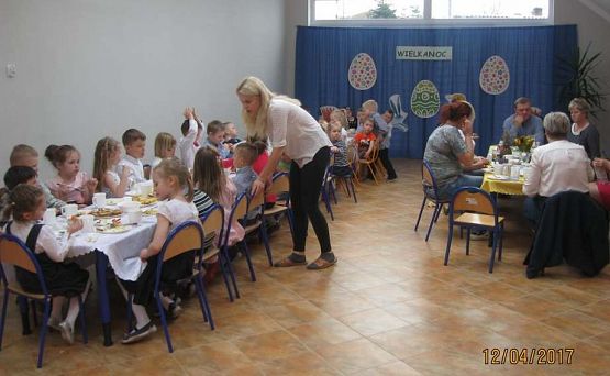 Grafika #37: Wielkanocne śniadanie 12.04.2017