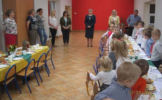 Grafika #3: Wielkanocne śniadanie 12.04.2017