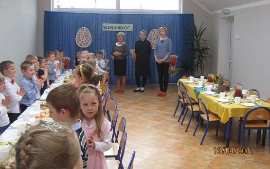 Grafika #4: Wielkanocne śniadanie 12.04.2017