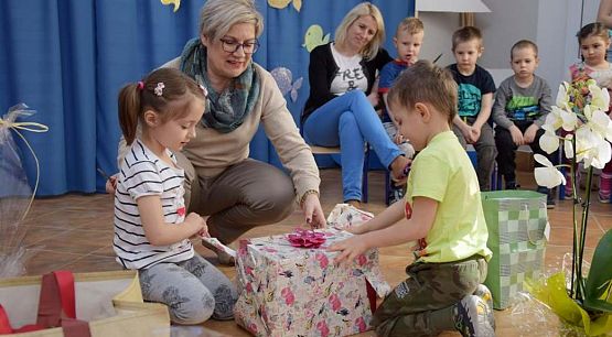 Grafika #16: Otwieranie prezentów 