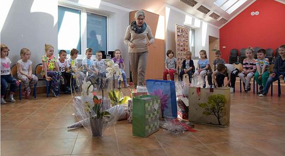 Grafika #1: Otwieranie prezentów 