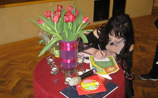 Grafika #9: Spotkanie z pisarką - Elżbietą Bednarczyk