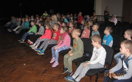 Grafika #1: Spotkanie z pisarką - Elżbietą Bednarczyk