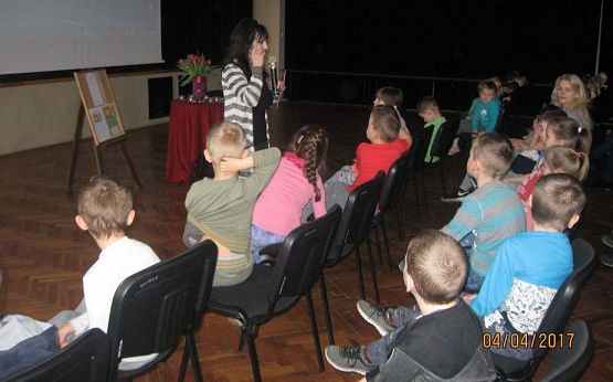 Grafika #4: Spotkanie z pisarką - Elżbietą Bednarczyk