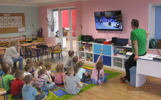 Grafika #9: Pierwsze profesjonalne zajęcia taneczne w naszym przedszkolu