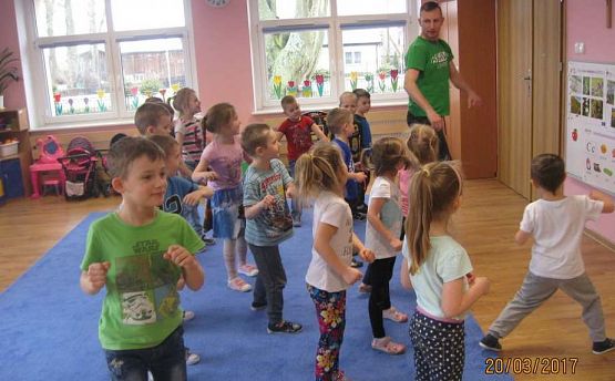 Grafika #4: Pierwsze profesjonalne zajęcia taneczne w naszym przedszkolu