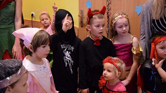 Grafika #100: Bal karnawałowy w przedszkolu