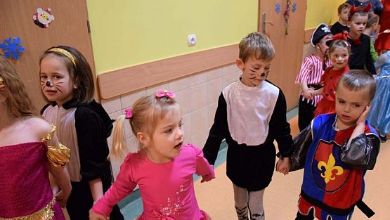 Grafika #21: Bal karnawałowy w przedszkolu