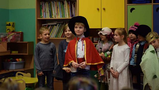 Grafika #0: Proszę Państwa o to rok-występ drugoklasistów