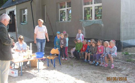 Grafika #2: Zajęcia z Klubem Odkrywców 20.06.2016r.