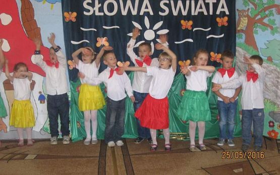 Grafika #11: Dzień Mamy i Taty -gr. Starszaki 25.05.2016r.