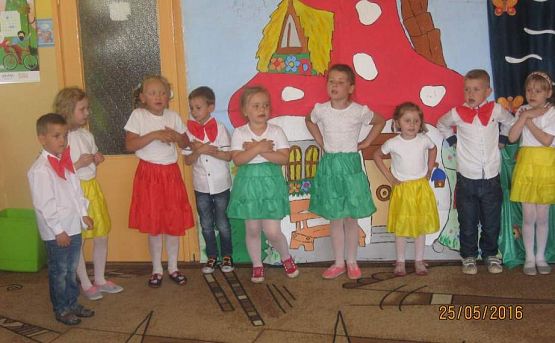 Grafika #12: Dzień Mamy i Taty -gr. Starszaki 25.05.2016r.