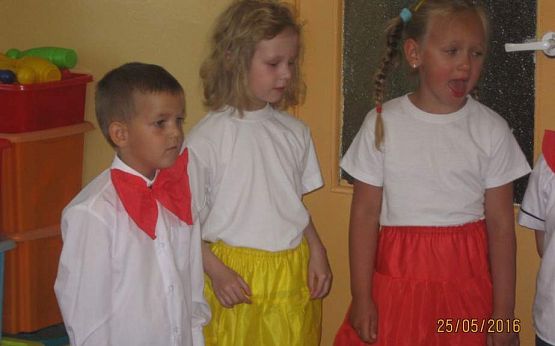 Grafika #17: Dzień Mamy i Taty -gr. Starszaki 25.05.2016r.