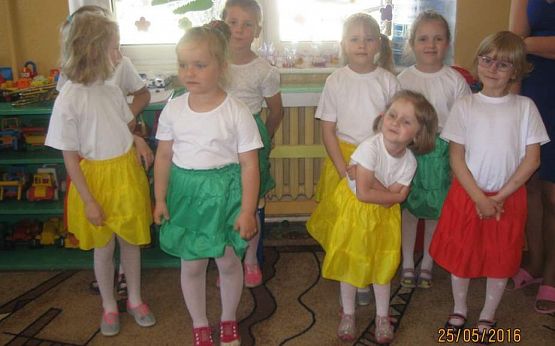 Grafika #1: Dzień Mamy i Taty -gr. Starszaki 25.05.2016r.