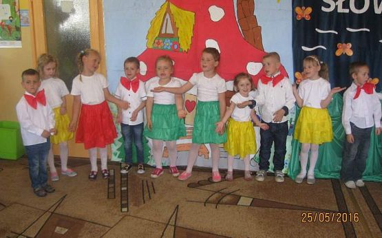 Grafika #6: Dzień Mamy i Taty -gr. Starszaki 25.05.2016r.