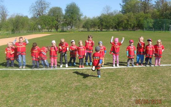 Grafika #9: Ćwiczenia ze strażakami z OSP WICKO 05.05.2016