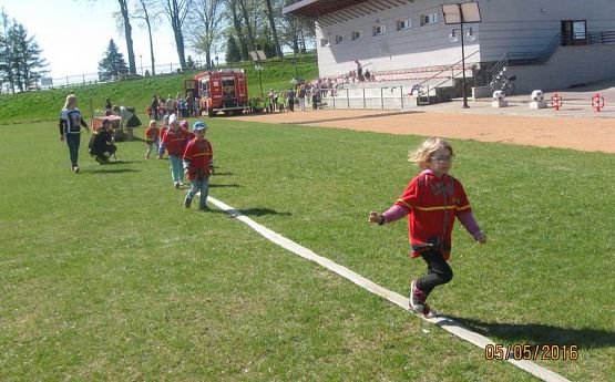 Grafika #19: Ćwiczenia ze strażakami z OSP WICKO 05.05.2016