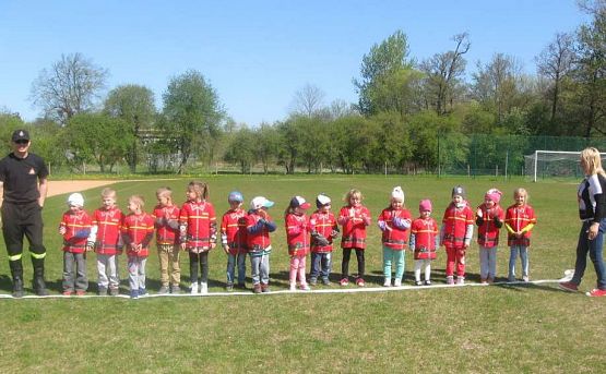 Grafika #20: Ćwiczenia ze strażakami z OSP WICKO 05.05.2016