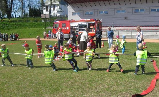 Grafika #37: Ćwiczenia ze strażakami z OSP WICKO 05.05.2016