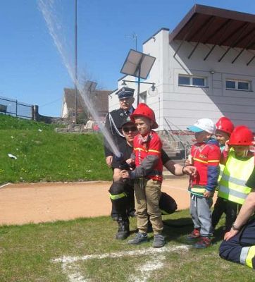 Grafika #38: Ćwiczenia ze strażakami z OSP WICKO 05.05.2016