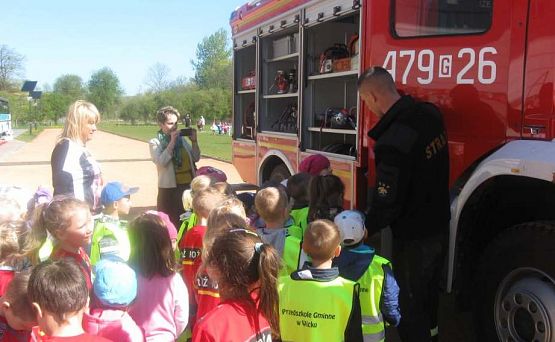 Grafika #3: Ćwiczenia ze strażakami z OSP WICKO 05.05.2016