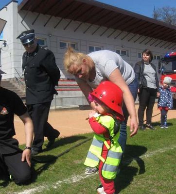 Grafika #40: Ćwiczenia ze strażakami z OSP WICKO 05.05.2016