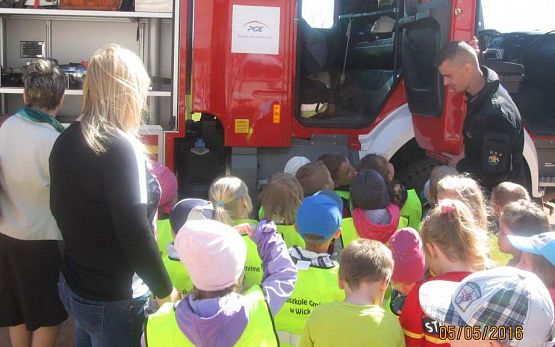 Grafika #4: Ćwiczenia ze strażakami z OSP WICKO 05.05.2016