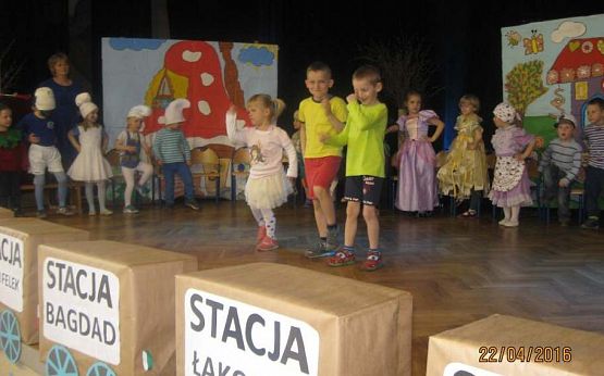 Grafika #28: Przedstawienie Witajcie w naszej bajce 22.04.2016r.
