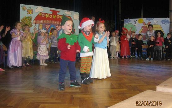 Grafika #36: Przedstawienie Witajcie w naszej bajce 22.04.2016r.