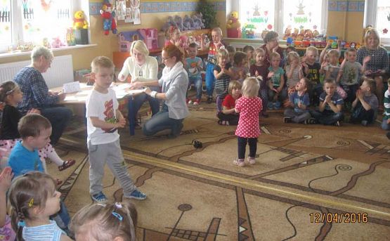 Grafika #8: Przedszkolny Recytatorski Konkurs Logopedyczny Schodki i szczebelki językowe 12.04.2016r.