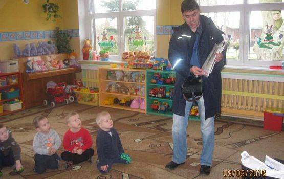 Grafika #5: Ludzie listy piszą.. 09.03.2016r.