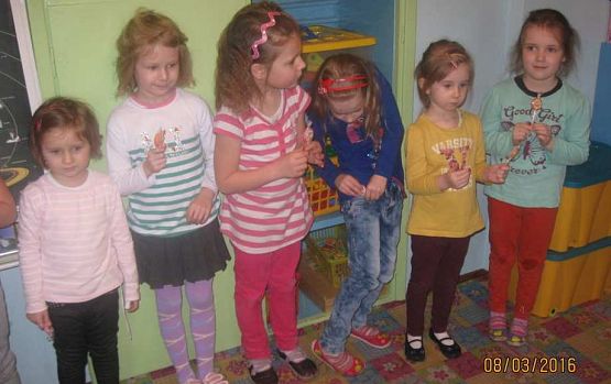 Grafika #2: Dzień Kobiet 08.03.2016r.