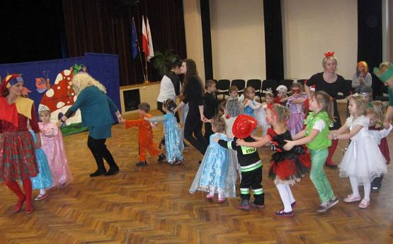 Grafika #24: Ach, co to był za bal04.02.2016r.